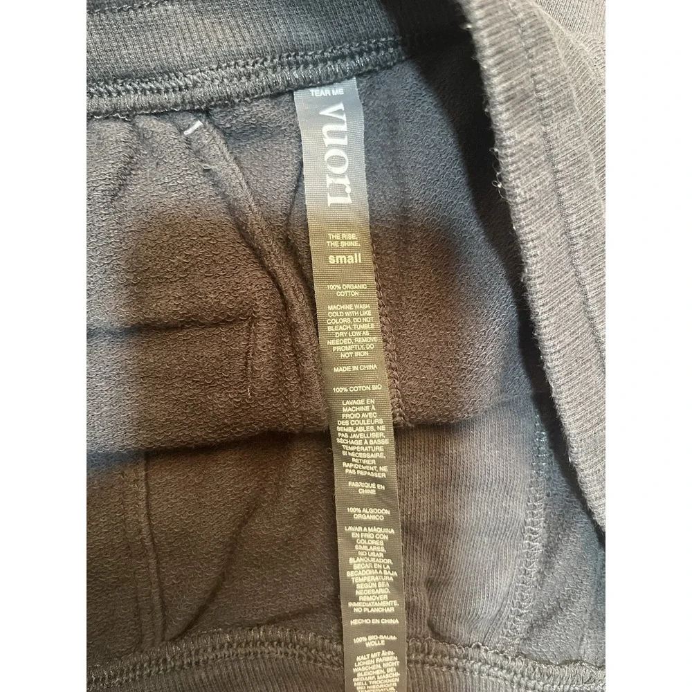 Vuori Vital Shorts Mens Size Small‎ Gray 100%cotton